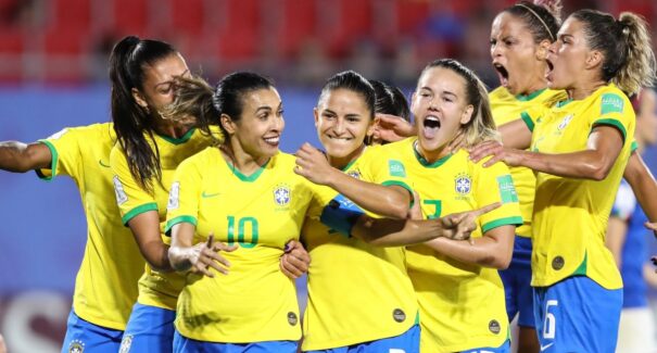 Governador decreta ponto facultativo em períodos de jogos da seleção feminina