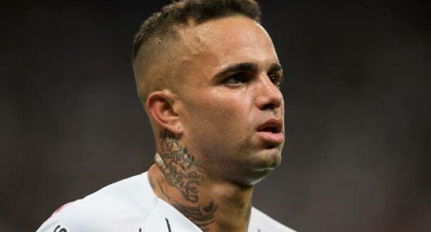 Torcedores do Corinthians agridem jogador Luan em motel de SP