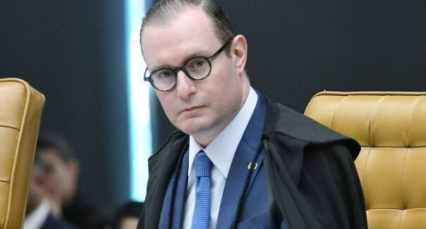 Zanin vota contra e desempata julgamento sobre marco temporal