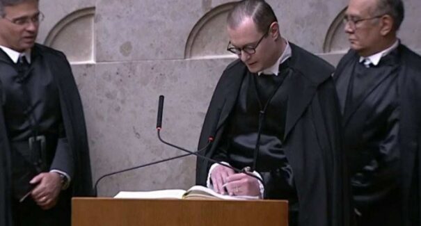 Cristiano Zanin toma posse como ministro do STF