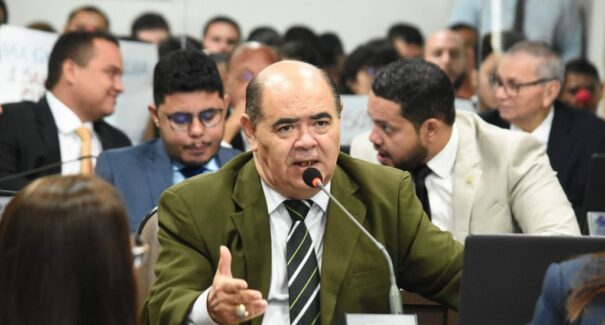 Astro de Ogum propõe homenagem ao ex-presidente José Sarney