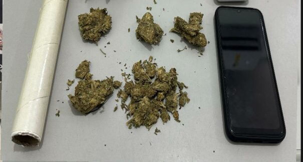 Menor é apreendido por suspeita de tráfico de drogas
