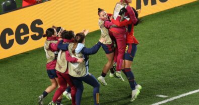 Espanha bate Suécia e vai decidir a Copa do Mundo