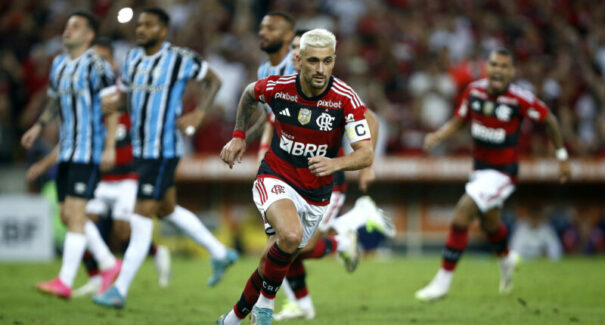 Flamengo vence o Grêmio e enfrenta o São Paulo na final da Copa do Brasil