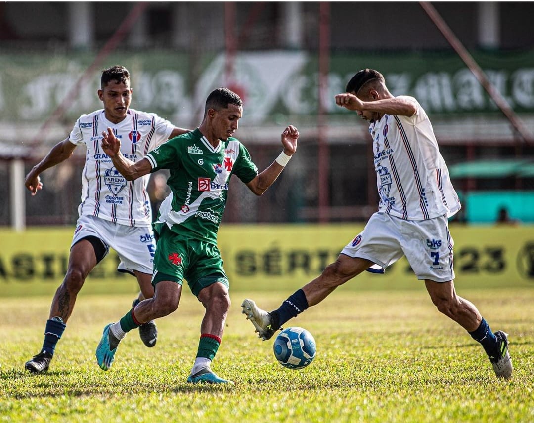 Moisés, do Maranhão Atlético, é eleito melhor goleiro da Série D 2023