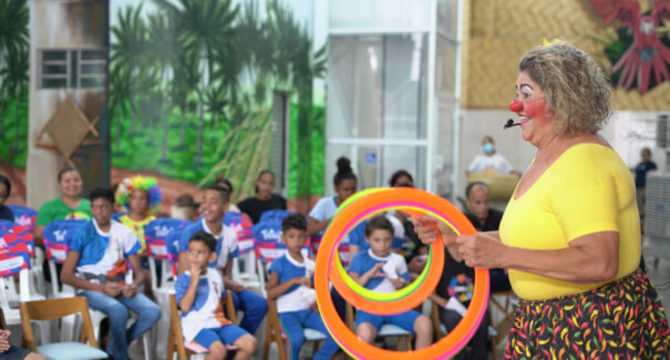 Inscrições para oficina gratuita de capoeira e palhaçaria no Tatajuba são prorrogadas