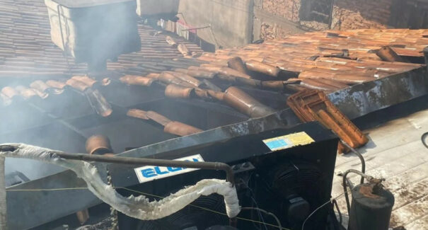 Em Imperatriz, incêndio atinge loja e uma casa