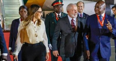 Lula visita Angola para retomar relação bilateral
