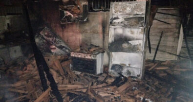 Residência no bairro do Araçagy pega fogo e fica destruída