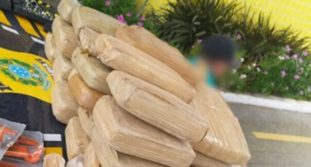 Homem é preso transportando 43kg de maconha em Santa Inês