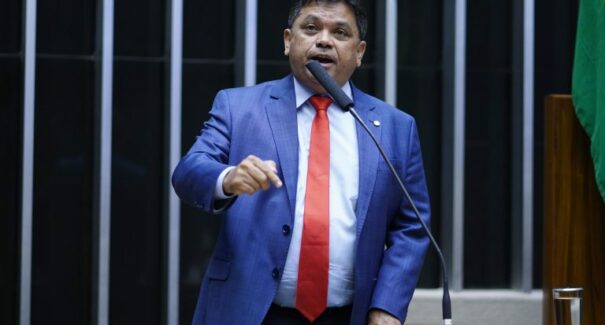 “PCdoB fará parte da frente ampla da base do governo”, afirma Márcio Jerry