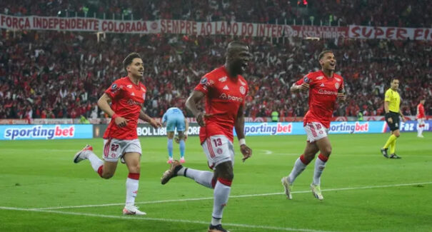 Internacional vence o Bolívar por 2 a 0 e está classificado para a semifinal da Libertadores