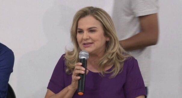 Prefeita Maura Jorge retorna ao cargo após decisão da justiça