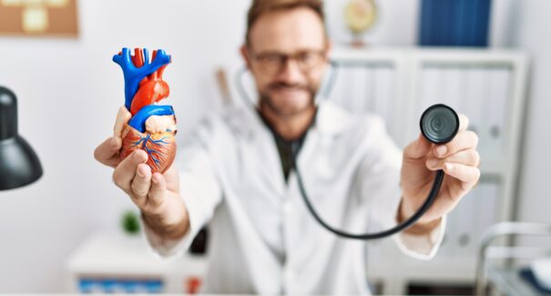 Setembro Vermelho: cardiologista orienta sobre cuidados com a saúde do coração