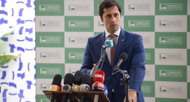 Duarte Jr apresenta relatório do projeto de lei dos Planos de Saúde