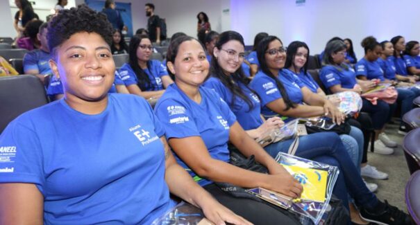 Iniciada turma exclusiva de mulheres da Escola de Eletricistas