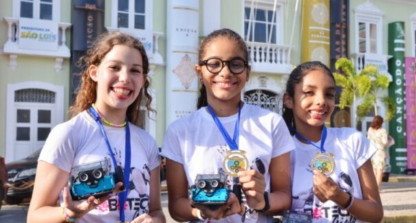 Alunas da rede municipal de ensino  participarão da etapa nacional da Olimpíada Brasileira de Robótica