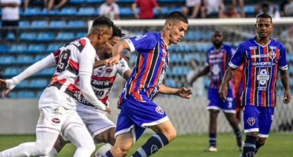 MAC cede empate nos acréscimos e perde a decisão nos pênaltis