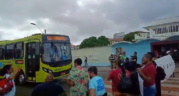 Trânsito de São Luís fica complicado na manhã desta terça-feira (7)