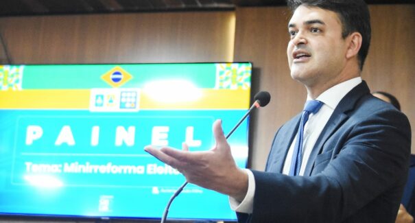 Deputado Rubens Jr debate minirreforma eleitoral na Câmara de São Luís