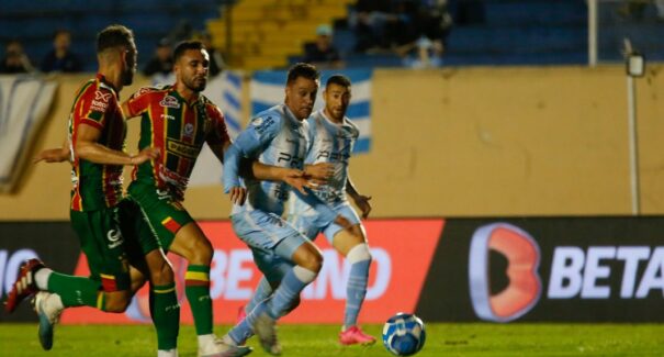 Sampaio perde para o Londrina, mas segue em 13º