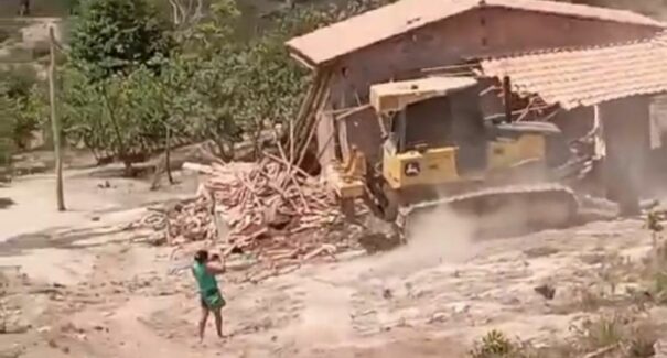Justiça dá prazo para Prefeitura de Zé Doca apresentar documentação que justifique demolição de casa de agriculturores