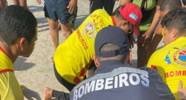 Duas adolescentes são regatadas após se afogarem na praia do Calhau