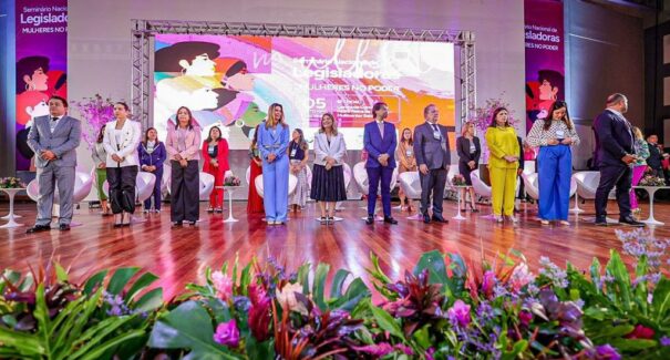 Legisladoras: Mulheres de todo o país debatem fortalecimento da presença feminina nos espaços de poder