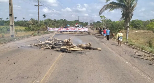 Indígenas Guajajara bloqueiam BR-316 em protesto contra o Marco Temporal