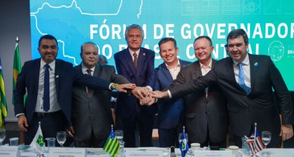 Brandão destaca segurança e compra de medicamentos compartilhada no Fórum Brasil Central