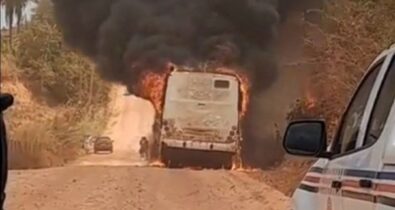 VÍDEO: Alunos escapam de ônibus em chamas no interior do Maranhão