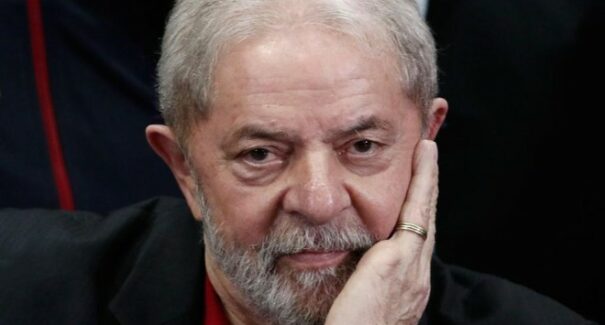 Lula confirma que fará cirurgia no quadril em outubro
