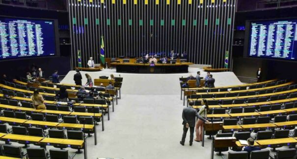 Aumento de pena para crimes de roubo, furto e latrocínio é aprovado na Câmara