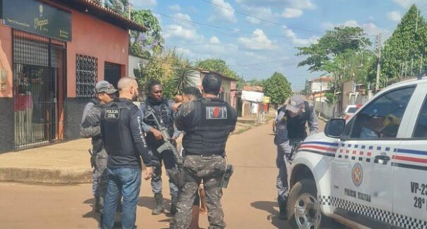 Polícia apreende arma de fogo que pode ter sido usado em morte de professor