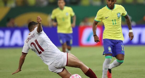 Brasil joga mal, empata com Venezuela e deixa a liderança das Eliminatórias