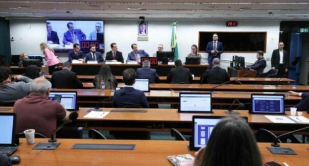 “Pizza”: Deputados da CPI das Pirâmides criticam colegas de outras CPIs