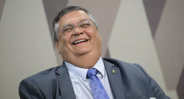 Dino fica até 8 de janeiro no Ministério da Justiça