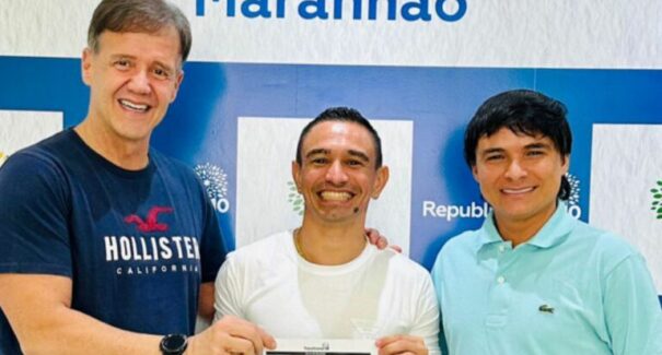 Pimentinha, jogador do Sampaio Corrêa, filia-se ao Republicanos