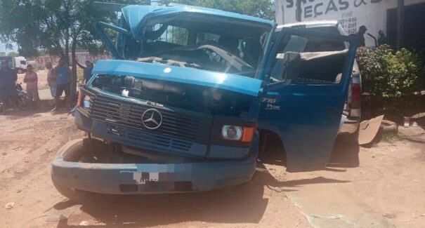 Mecânico que fazia reparos em caminhão é atropelado por carreta na BR-316