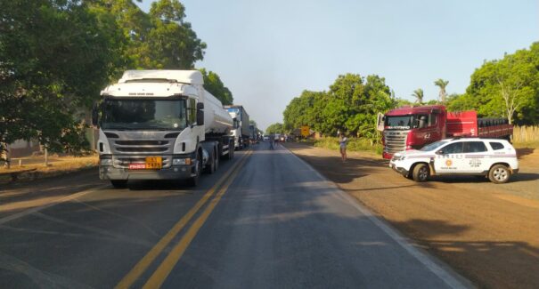 BR-135 é desbloqueada após negociações
