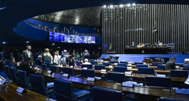 Senado aprova Desenrola e limite do rotativo dos cartões de créditos