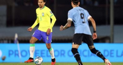 Brasil joga mal e é derrotado pelo Uruguai em Montevidéu