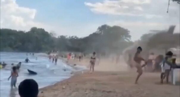 Em Colinas, redemoinho de vento assusta banhistas em balneário