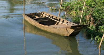 Criança de cinco anos morre afogada após canoa afundar em Bacabal