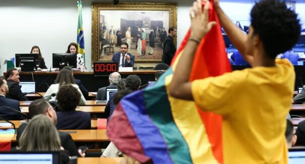 Comissão aprova projeto que proíbe o casamento entre pessoas do mesmo sexo