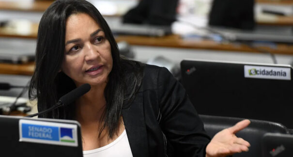 Senadora Eliziane pede reforço na segurança após relatório da CPMI do 8 de janeiro