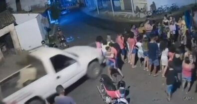 VÍDEO: motorista embriagado atropela duas crianças em Trizidela do Vale