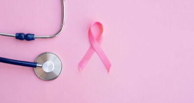 Outubro Rosa: câncer de mama aumenta entre mulheres mais jovens