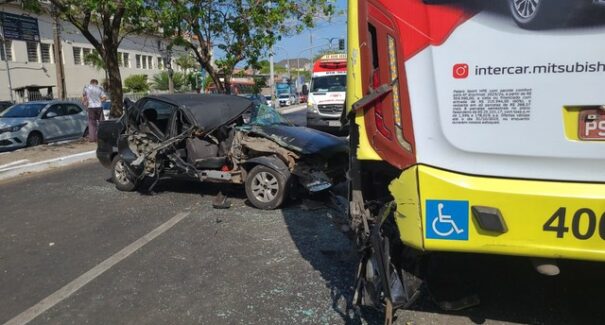 Motorista perde o controle e colide em ônibus durante a paralisação dos rodoviários em São Luís