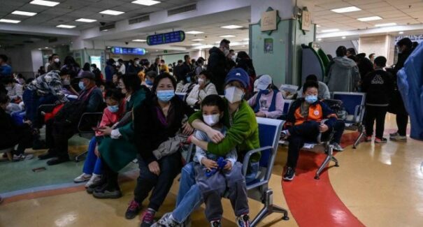 OMS monitora aumento sobre onda de doenças respiratórias na China